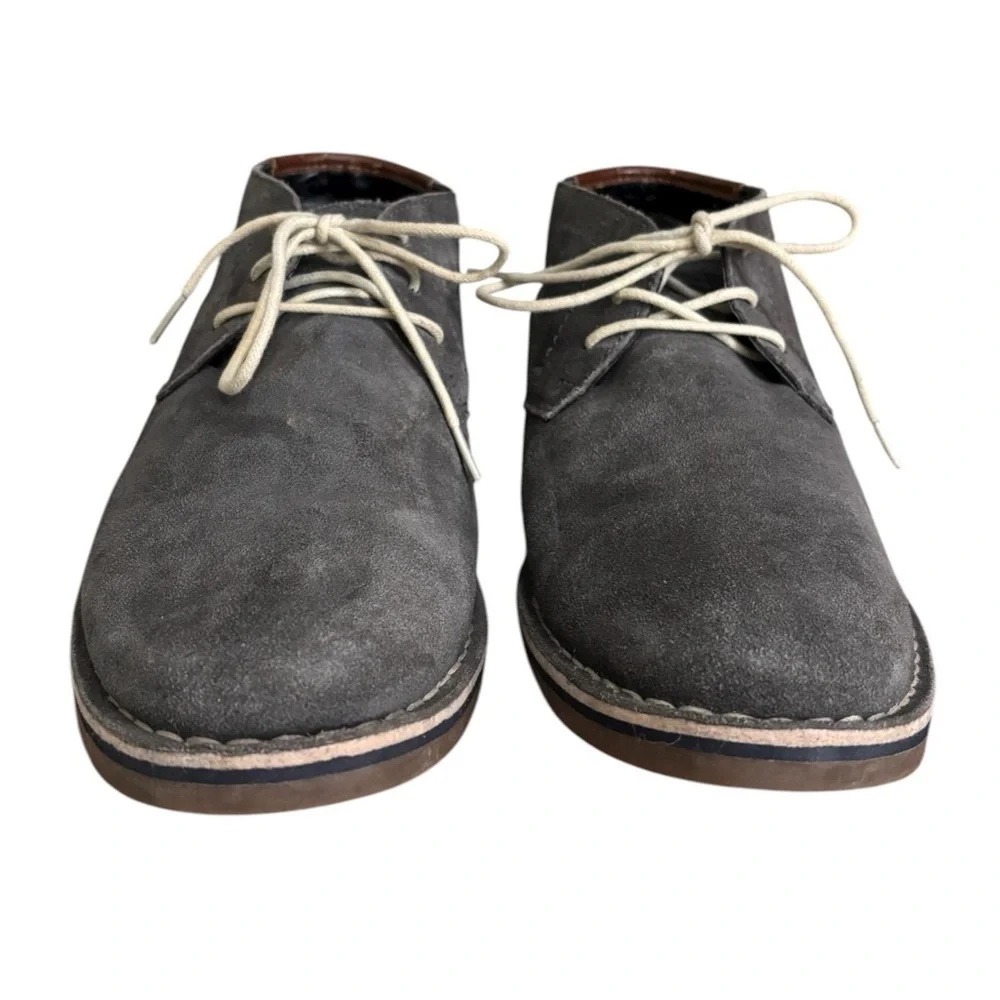 Kenneth Cole sleek versatile